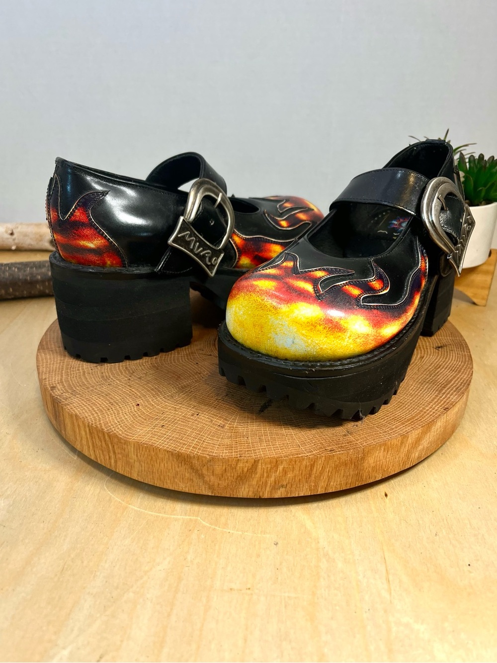 Vintage 1990s Muro Platform Mary Jane Shoes Black Orange Flames Size 5-5.5